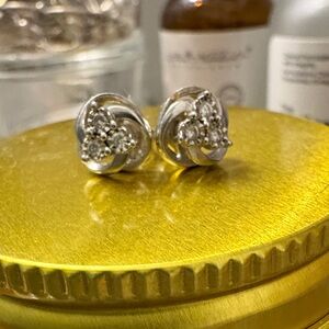 925 Sterling Silver & Diamond Earings